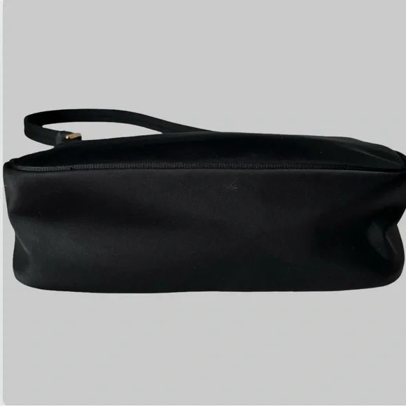 Kate Spade Embellished durable woven nylon with leather trim
Matte lining - Picture 8 of 12